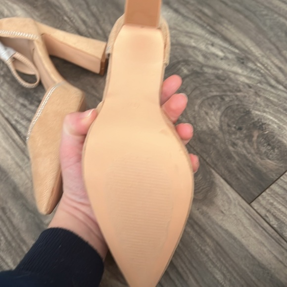 Lulus women’s 11 beige heels - Picture 6 of 10